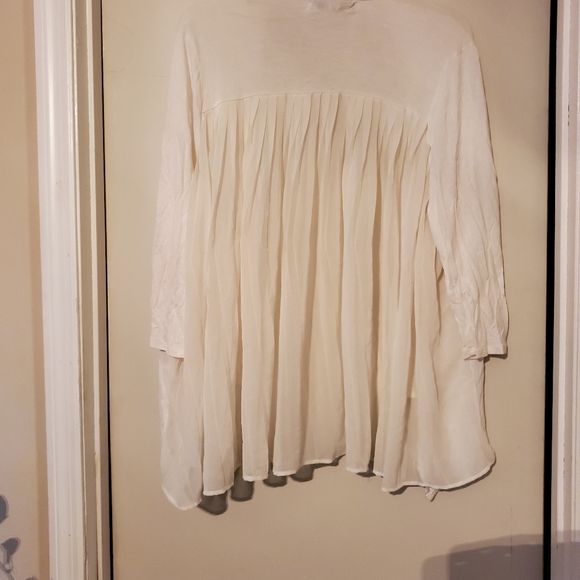 Blouse - Picture 2 of 4